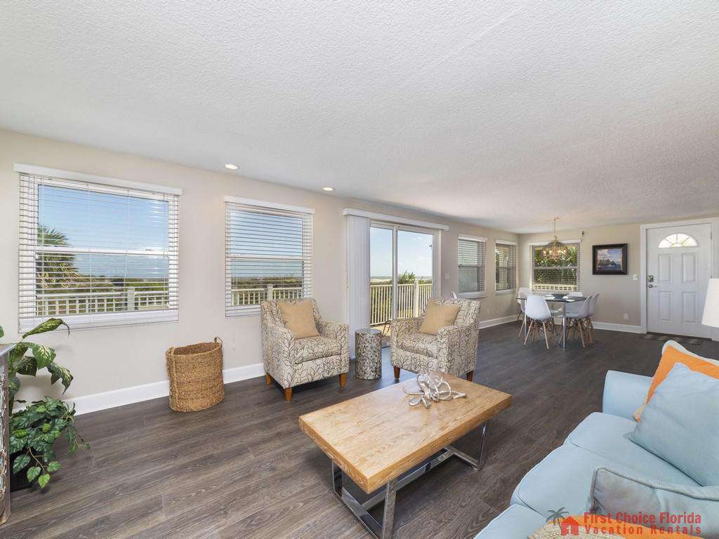 Beach Retreat Living Room / Dining Area