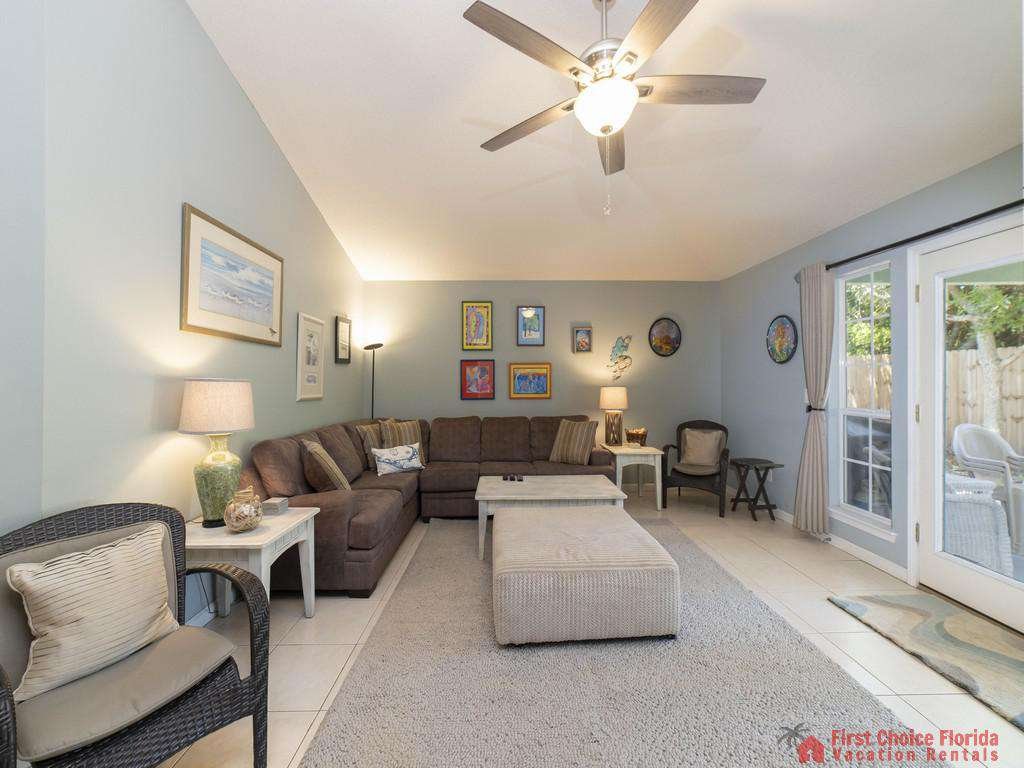 Magnolia Beach House - Living Room