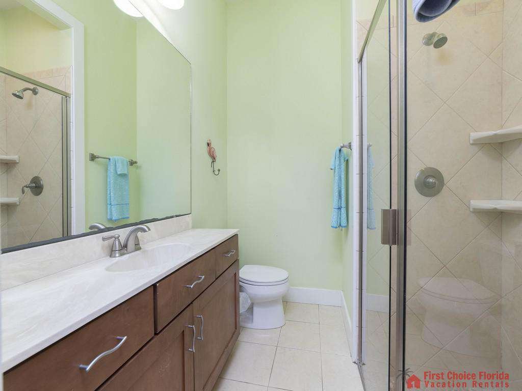 A Peace of Paradise Front Bathroom