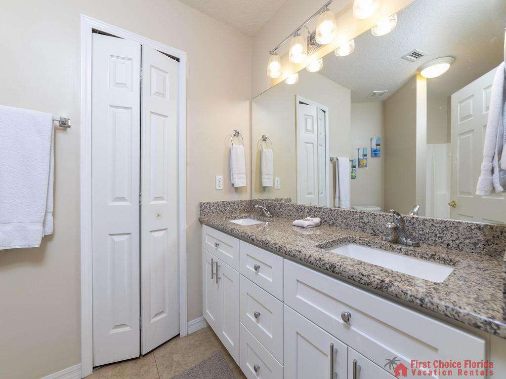 Hibiscus I201 Bathroom
