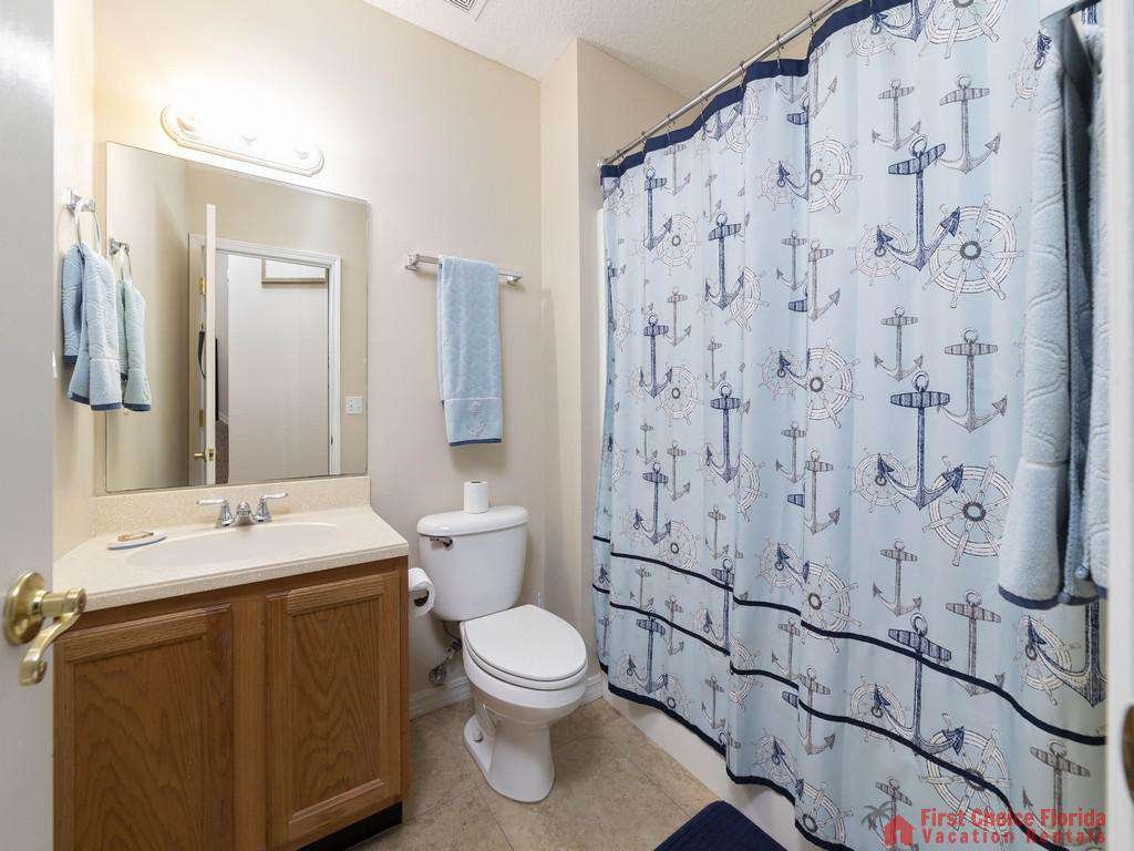 Hibiscus I201 Bathroom with Tub and Shower