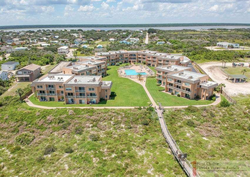 Creston House 11E Overview with Beach Walkover