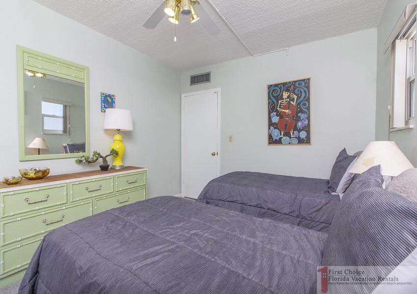 Creston House 11E Twin Beds with Dresser