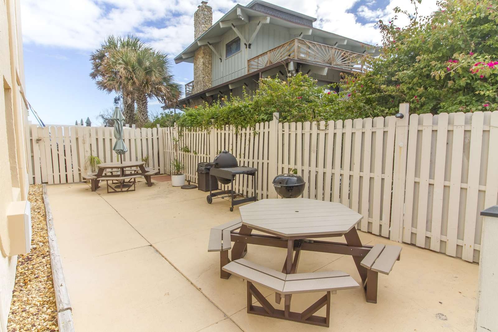 Communal Bar-b-que Area