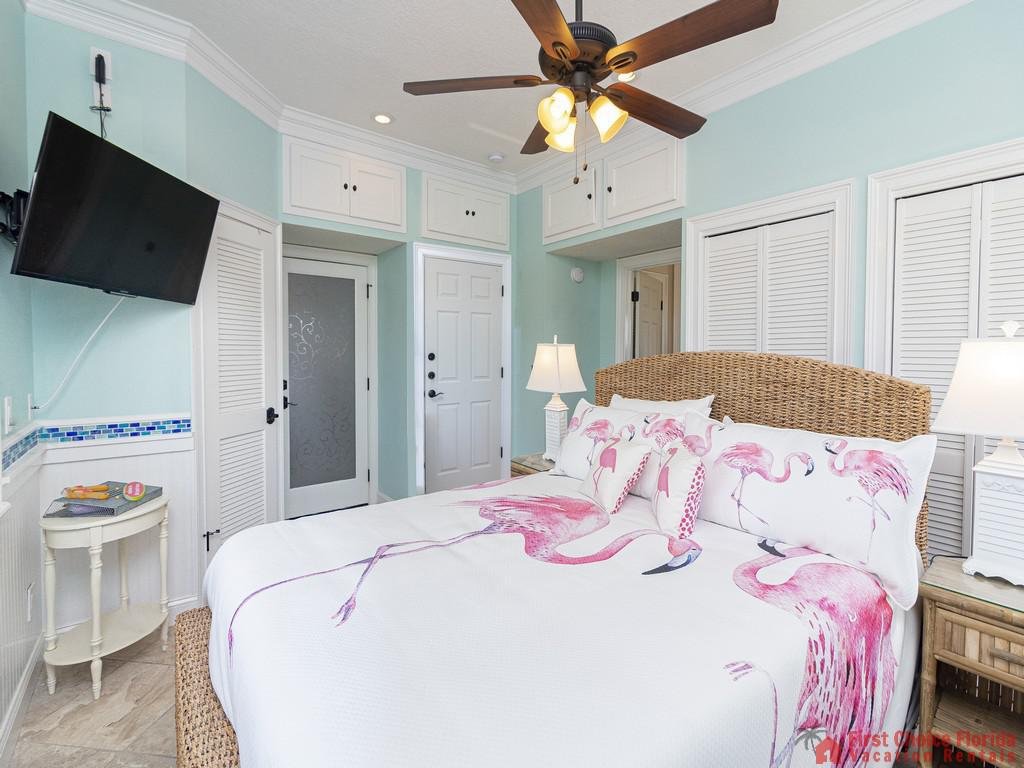 Oyster House Bed with TV