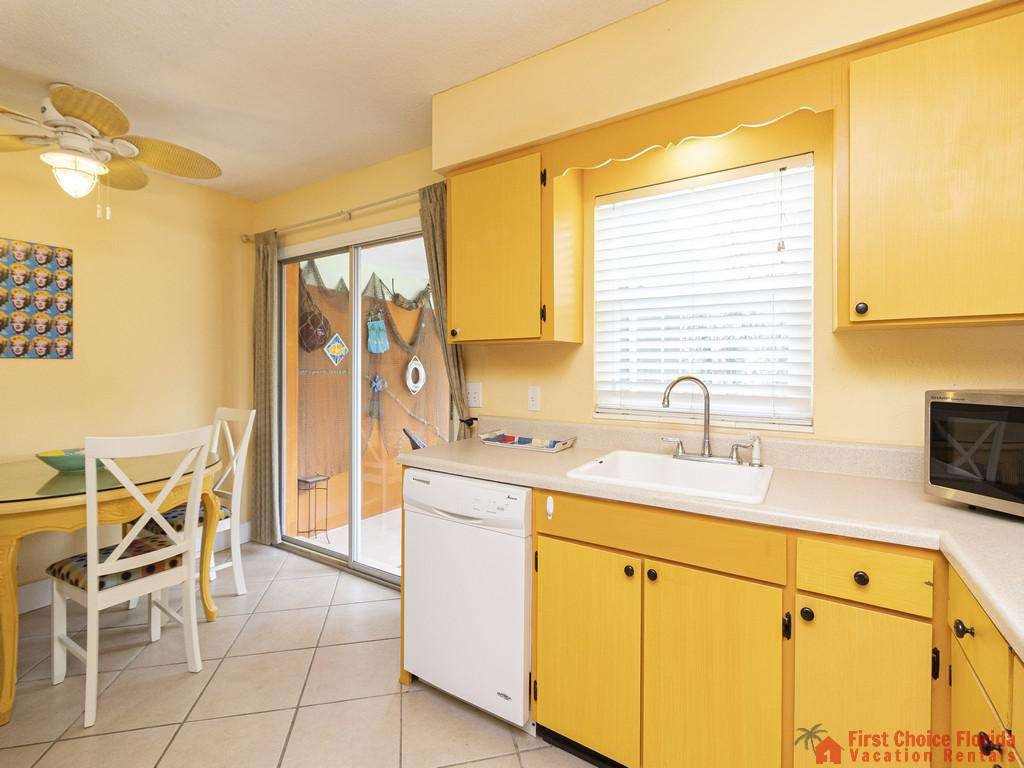 Coastal Cottage B Kitchen and Dining