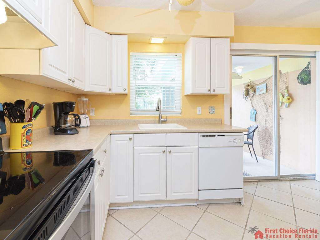 Coastal Cottage A Kitchen to Patio