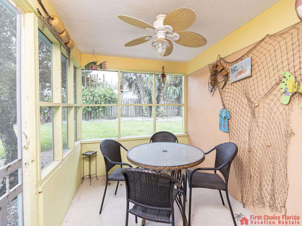 Coastal Cottage A - Screened in Patio
