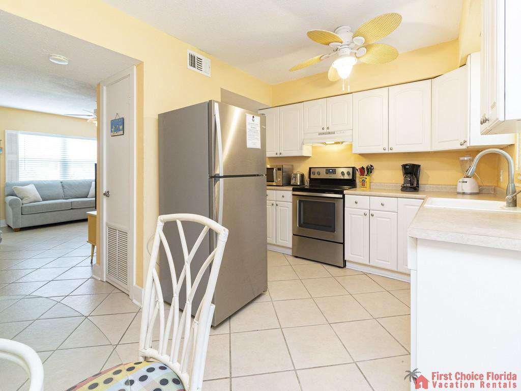 Coastal Cottage A Kitchen and Living Room