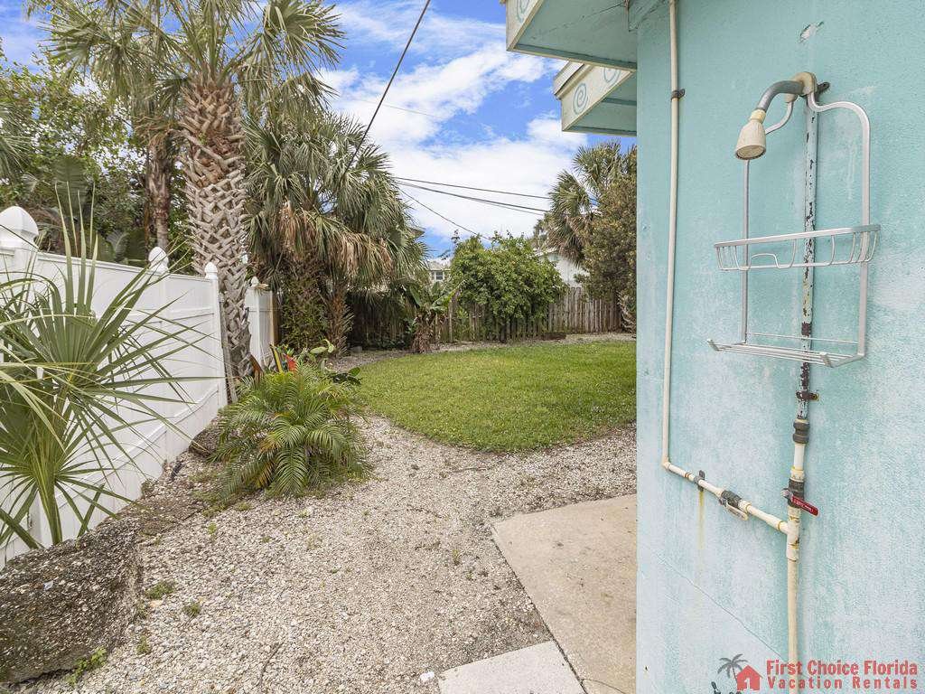 Coastal Cottage A Beach Shower
