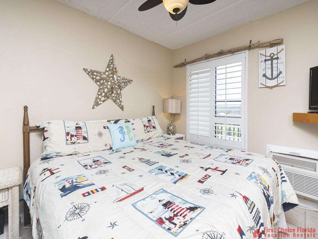 Beachers Lodge 307 Bed