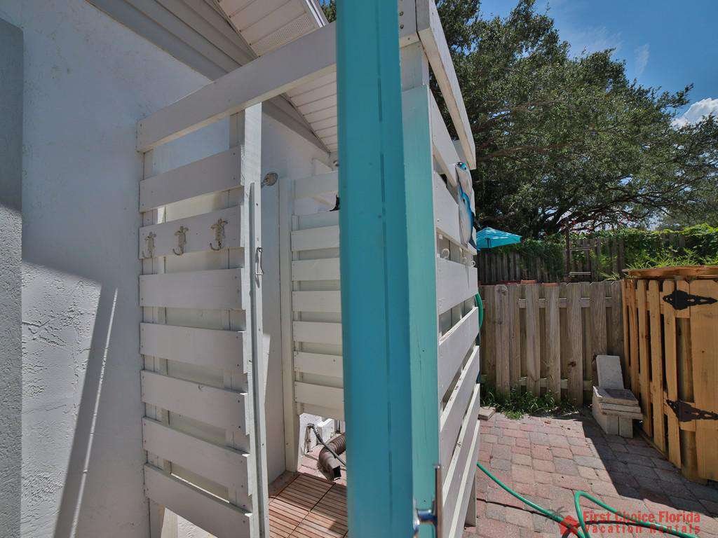 Shore Happy - Outdoor Shower