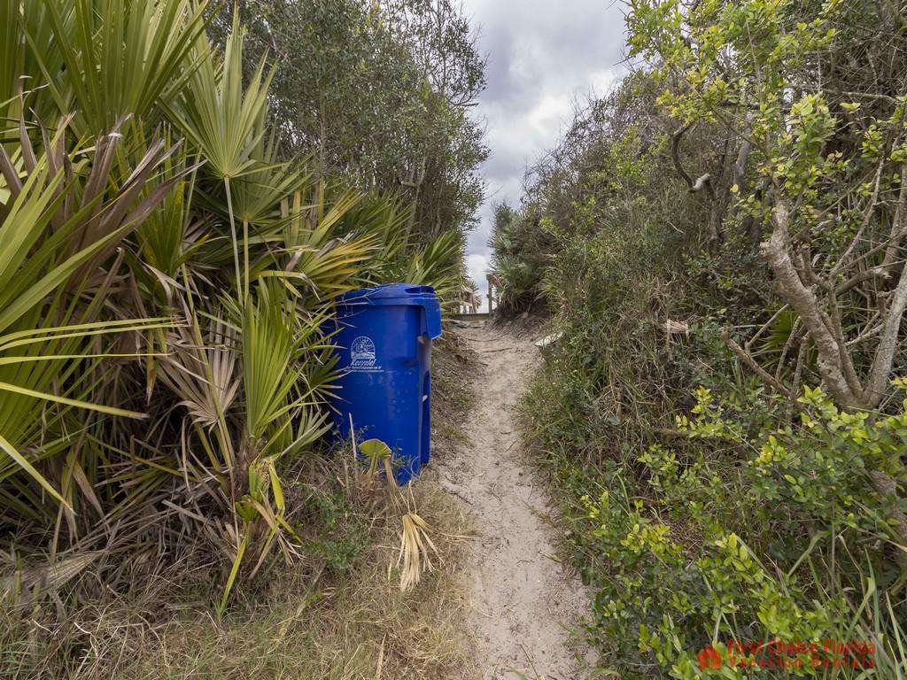 CD Beach House - Path to Beach