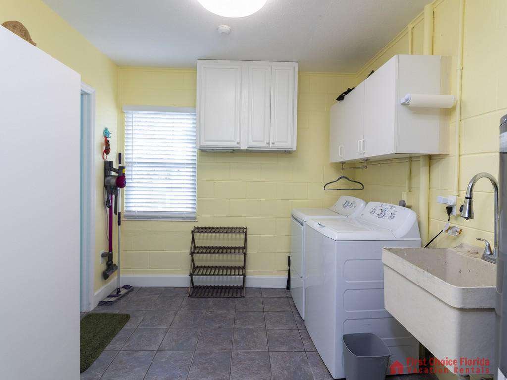 CD Beach House - Laundry Room