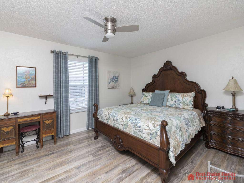 Tarpon Run 35 - Guest Bedroom