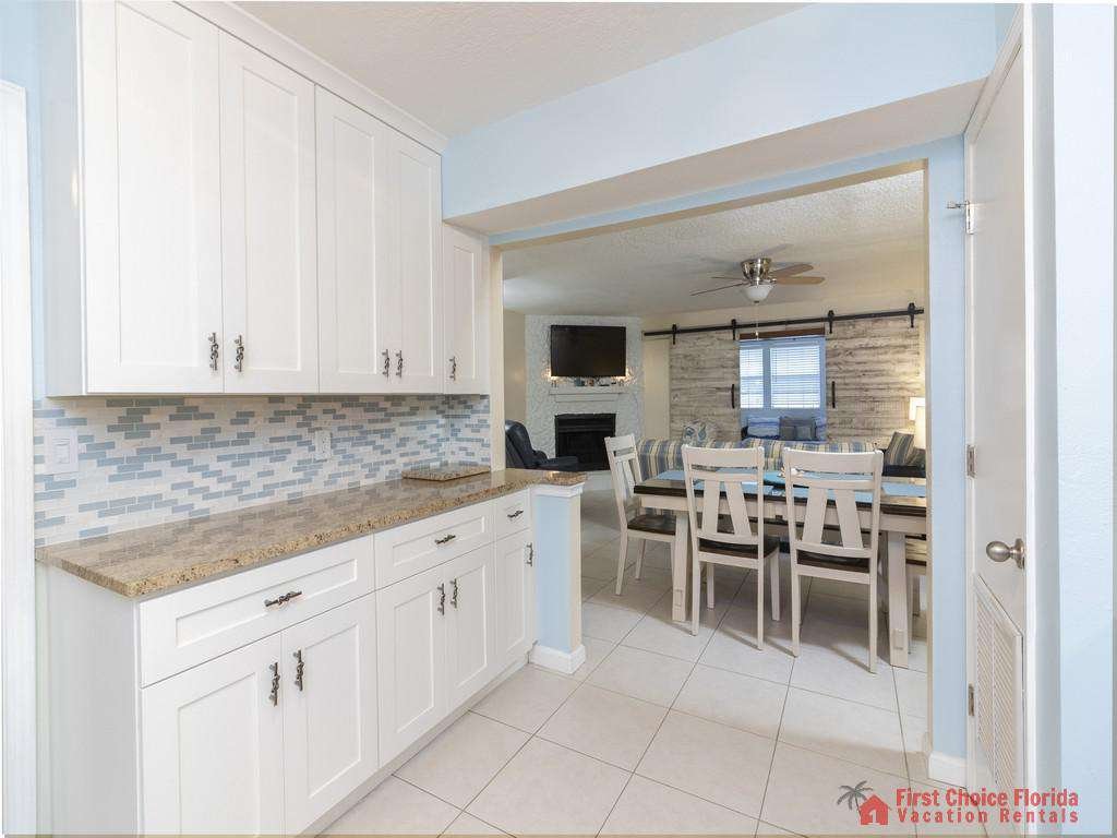 Tarpon Run 35 - Kitchen