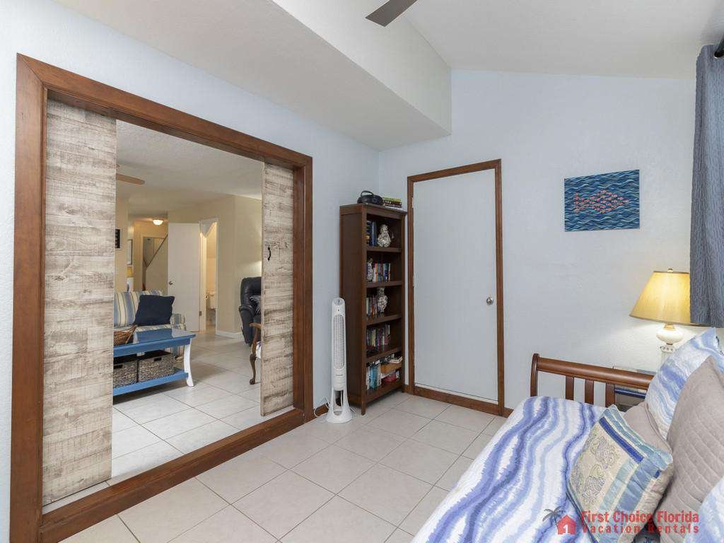 Tarpon Run 35 - Guest Bedroom