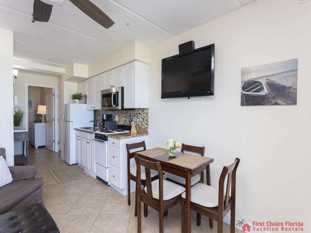 Beachers 232 - Television in Living Room