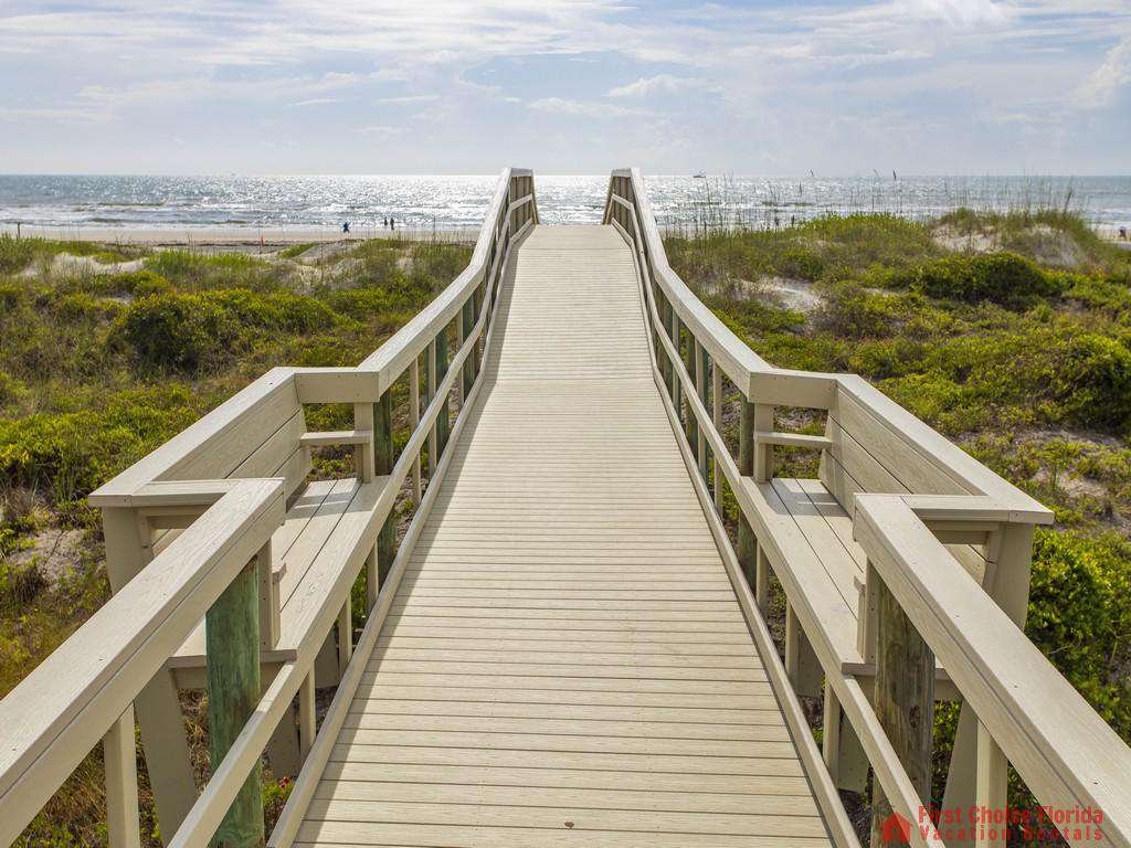 Anastasia Condos - Walkover to Beach