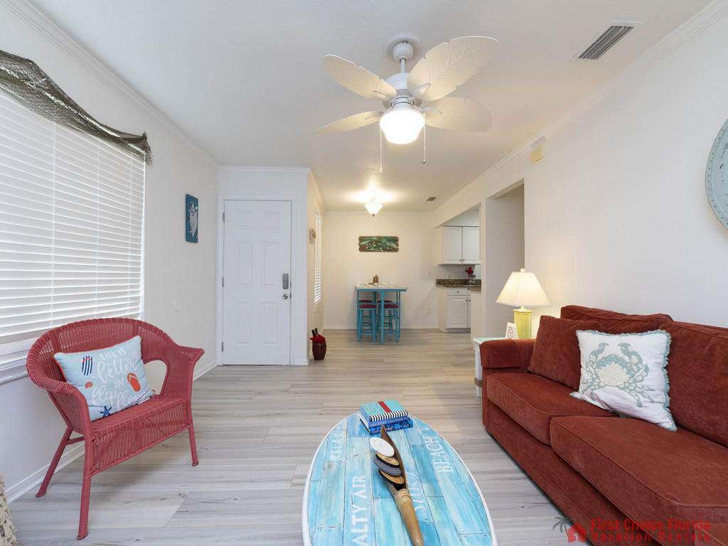 Seaside Villas 28 Living Room and Dining Area