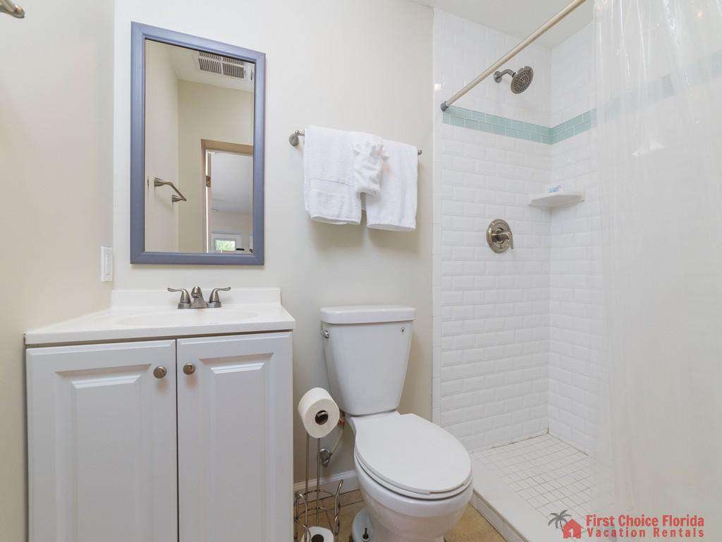 Island Retreat B Studio Bathroom