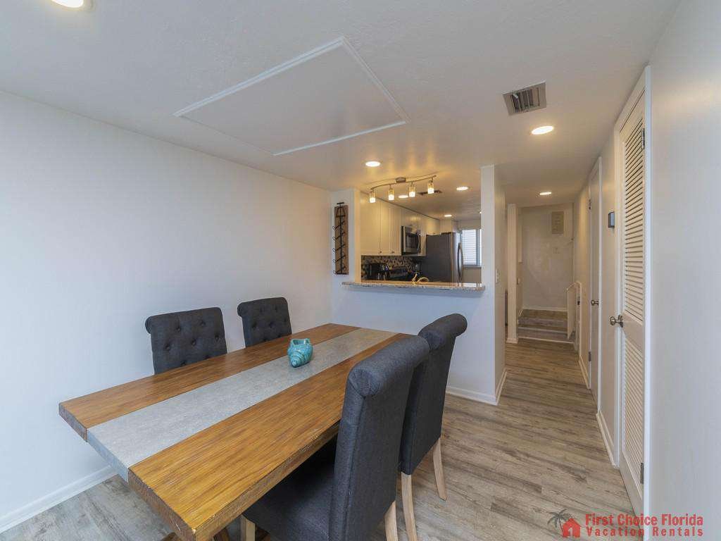 Pier Point South - Dining Area