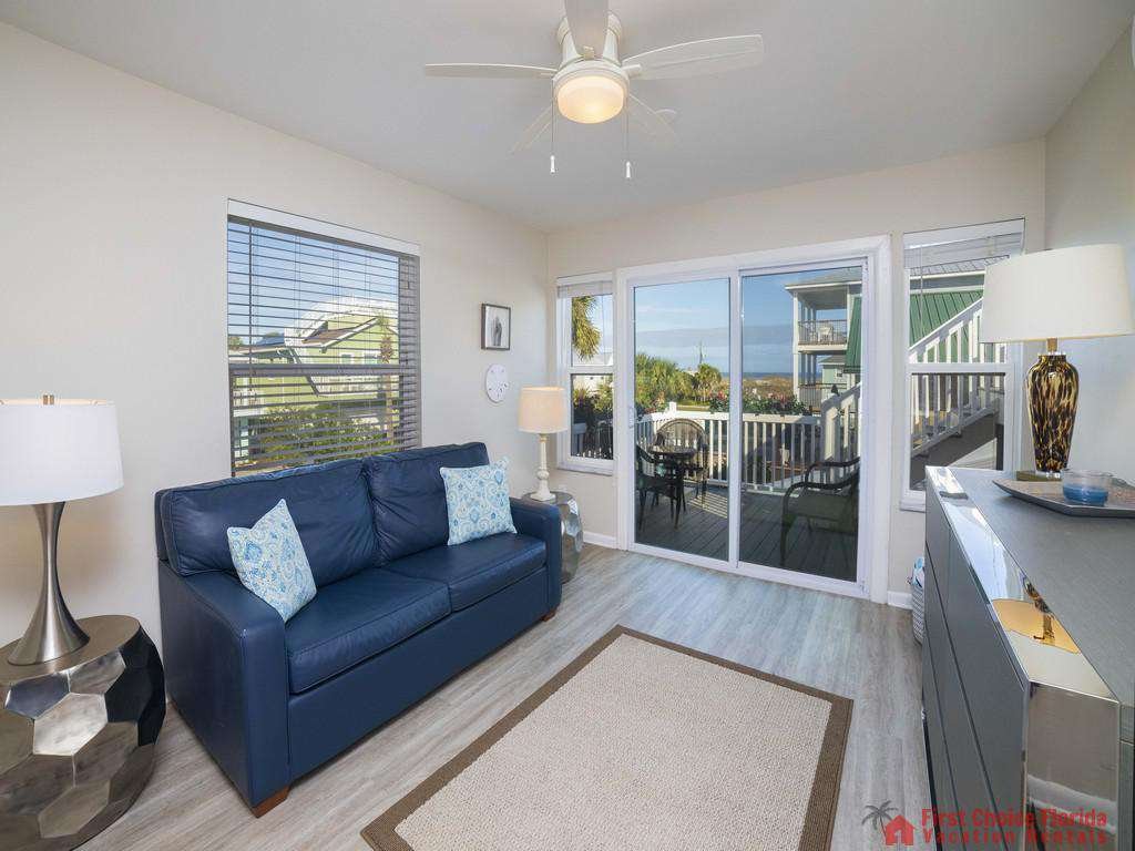 Island Retreat - A Sitting Room with Queen Sleeper Sofa and Great Views