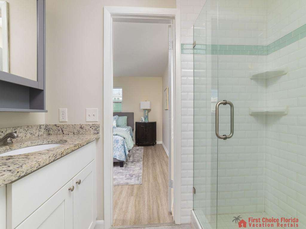 Island Retreat Unit A Bathroom to Bedroom