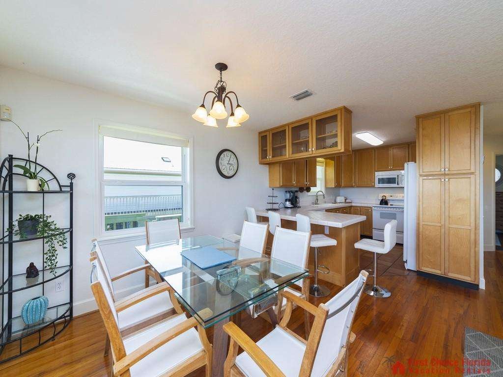 Dolphin Cove Dining Area and Kitchen