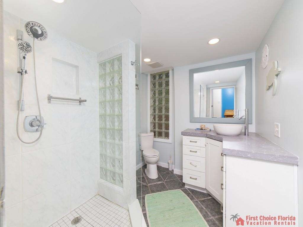 Casa Ola Master Bathroom