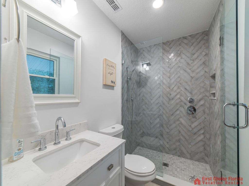 Casa Ola Bathroom with Shower