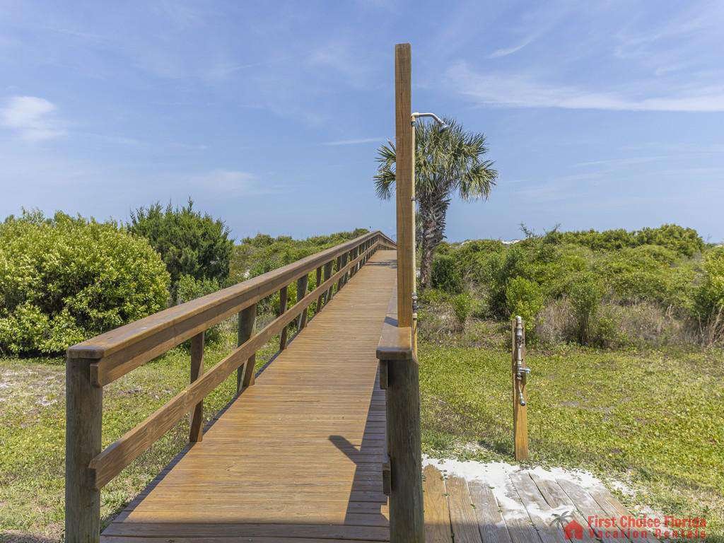 Captains Quarters - Outdoor Beach Shower