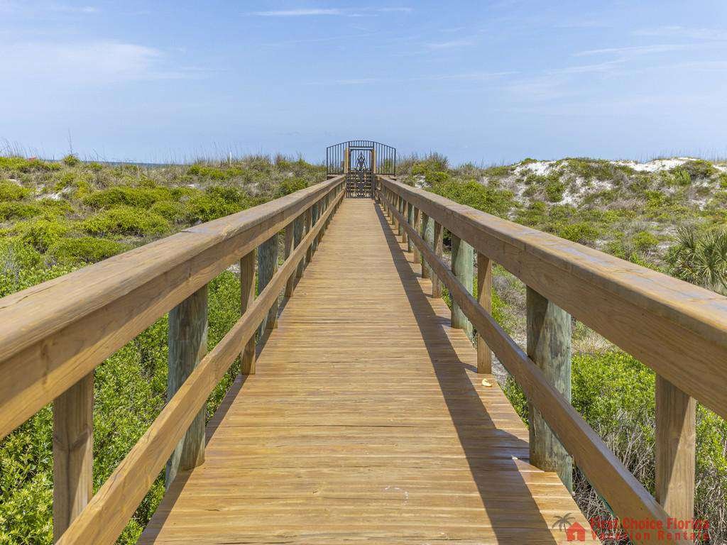 Captains Quarters - Beach Walkover