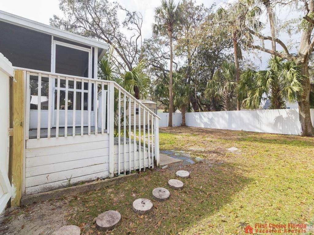 Seahorse Cottage Backyard
