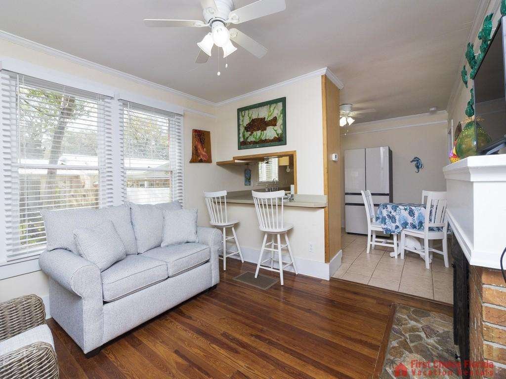 Seahorse Cottage Living Room to Kitchen and Dining