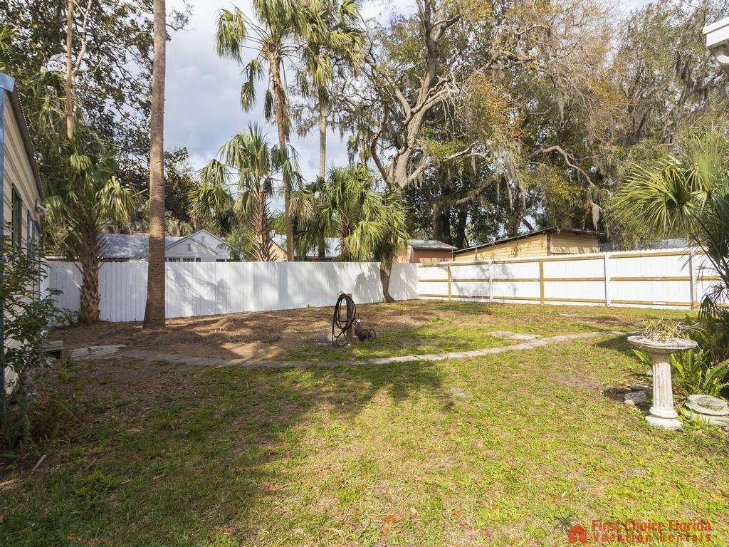 Seahorse Cottage Backyard