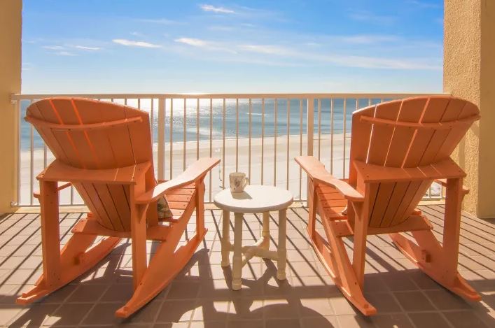 How to Decorate Your Beach Home Rental